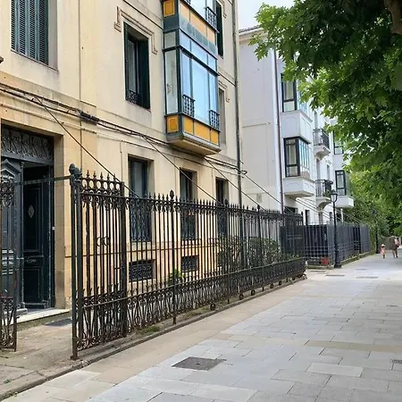 Appartement Basagoti 2. Semisotano En El Centro De Algorta, A 10 Min De La Playa De Ereaga Getxo